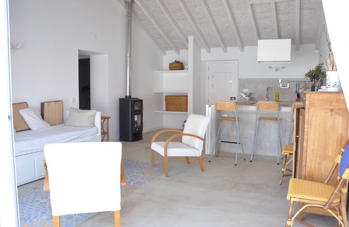 Zambujeira do Mar Casa | Seaside guesthouse on Carvalhal beach