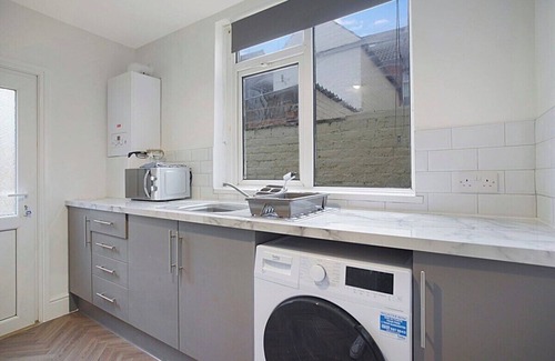Redcar Casa | Seaside Haven on Newcomen Grove: Redcar Retreat