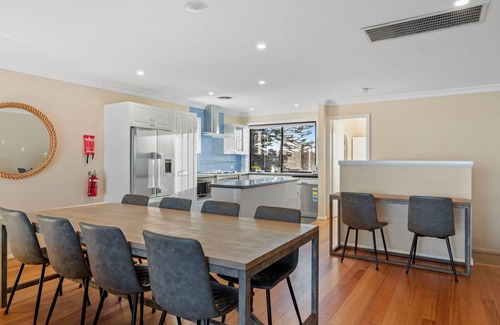 The Entrance North Casa | Seaside Haven on Hutton Road