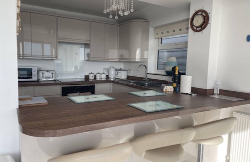 Pevensey Casa | Seaside Haven with Spectacular Views Ideal for Families.