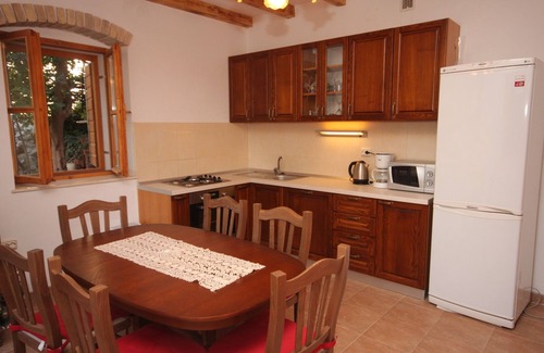 Kastel Novi Casa | Casa de vacaciones junto al mar Kastel Novi, Kastela (K-7554)