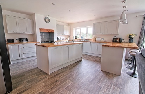 Hythe Casa | Seaside House, Hythe Luxury 6 bedroom (4 ensuite)