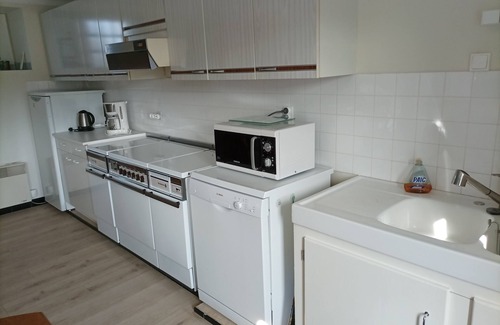 Hillion Casa | Seaside house with enclosed garden 3 bedrooms/7people Beach 550m away