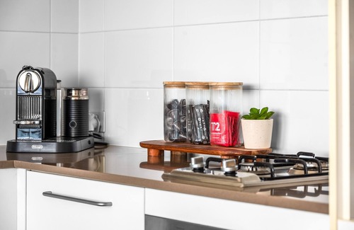 Newcastle Apartamento | Seaside Luxe - Elevated Ocean Views - Walk to CBD