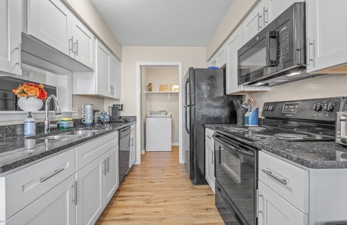 Norfolk Apartamento | Seaside Luxury Retreat - U. Peaceful getaway or an adventure-filled retreat!