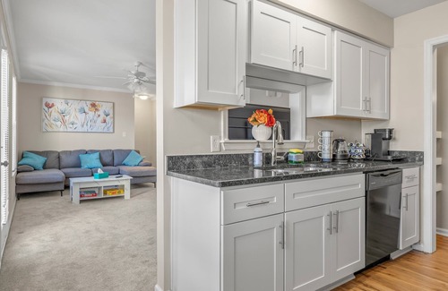 Norfolk Apartamento | Seaside Luxury Retreat - U. Peaceful getaway or an adventure-filled retreat!