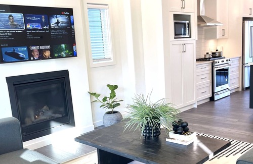 Colwood Casa | Seaside Modern Brand New Home close to Beach