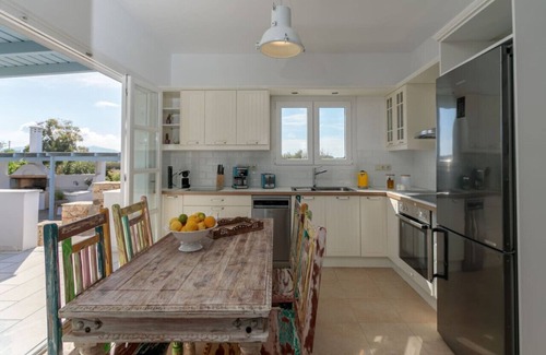 Plaka Villa | Seaside Naxos Villa Ariadne con piscina privada 4 BDR / 3 BAÑOS en Plaka Beach