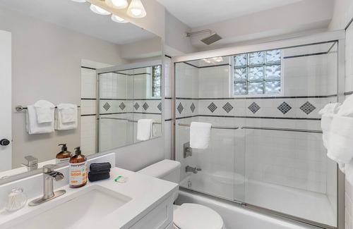 Federal Way Apartamento | Seaside Nest Perched on the Hills