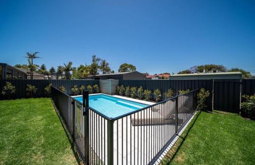 Grange Casa | Seaside on Swan Laneway Retreat