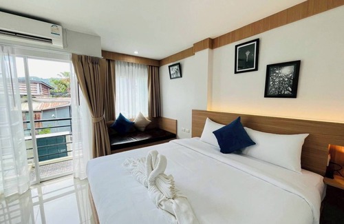 Patong Hotel | Seaside Patong House