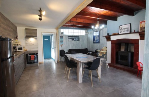 Bretteville-sur-Ay Casa | Seaside rental 5 minutes from the beach!