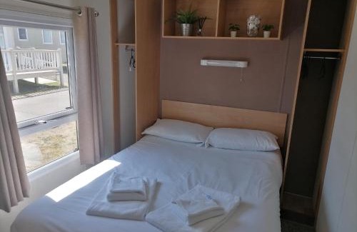 Dymchurch Apartamento | Seaside retreat - 3 bedrooms with decking sleeps 8