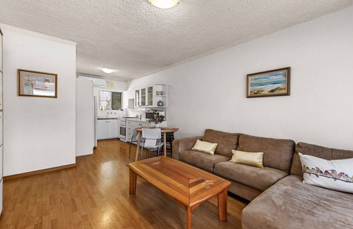 Hove Apartamento | Seaside Retreat Steps from Hove Beach