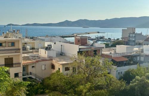 Palaio Faliro Apartamento | Seaside Retro Gem in the Heart of Karystos