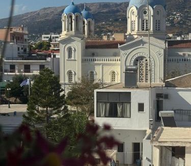 Palaio Faliro Apartamento | Seaside Retro Gem in the Heart of Karystos