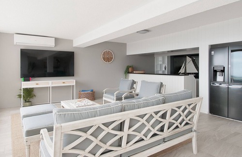 Salamander Bay Casa | Seaside Sanctuary - Waterfront Luxury Home with Heated Pool