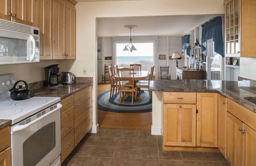 Kennebunk Casa | Seaside Sanctuary: Luxurious Beachfront Haven at Crescent Surf