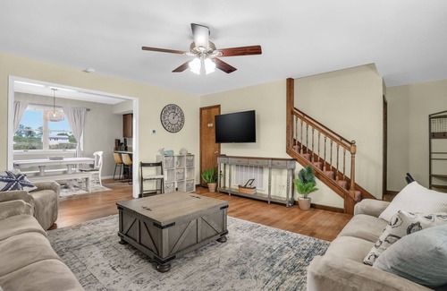 Chincoteague Casa | Seaside Serenity - Quiet location with screened porch!
