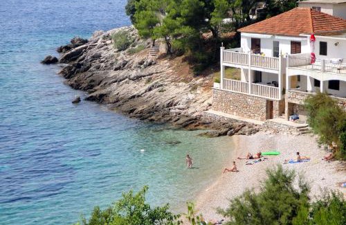 Gdinj Apartamento | Seaside secluded apartments Cove Tvrdni Dolac, Hvar - 12655