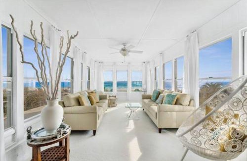 Kiska Beach Casa | Seaside Serendipity - Wonderful Private Beachfront Home - Beautiful!