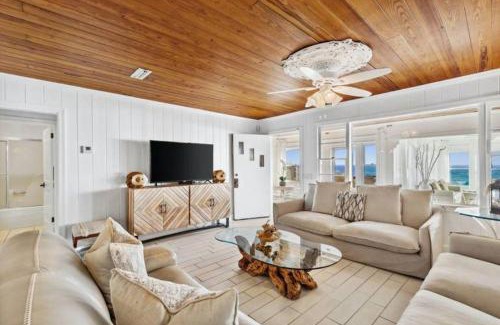 Kiska Beach Casa | Seaside Serendipity - Wonderful Private Beachfront Home - Beautiful!