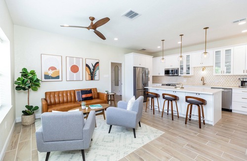 Sunset Beach Casa | "Seaside Serenity: Stunning Beach House Retreat"