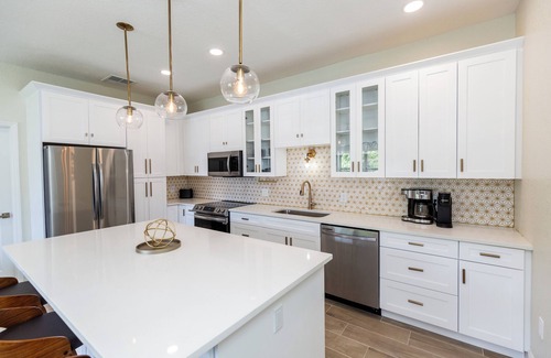 Sunset Beach Casa | "Seaside Serenity: Stunning Beach House Retreat"