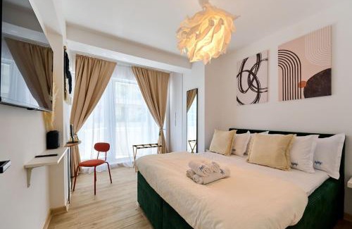 Mamaia-Sat Apartamento | Seaside Serenity Apartment in Infinity Beach Resort - parking