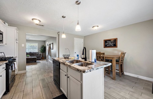 Bay Front To La Porte Casa | Getaway Near Sylvan Beach with Game room and work area Comcast wifi!