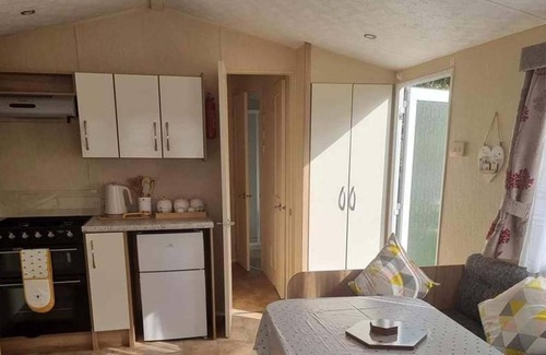 Rhyl Cabina | Seaside Serenity Cabin Retreat