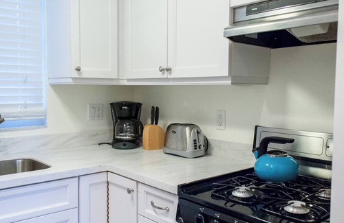 Jog Road Condominio | Seaside Serenity: Chic 1-Bed/2-Bath on A1A