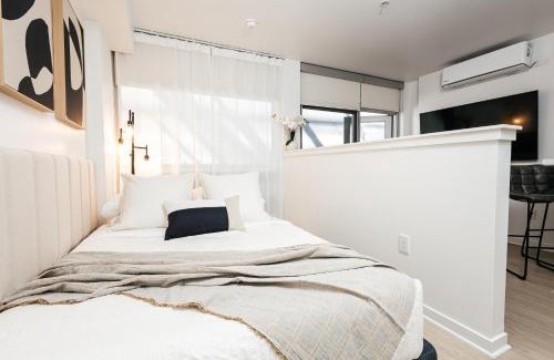 Downtown Apartamento | Seaside Serenity - Chic Santa Monica Studio