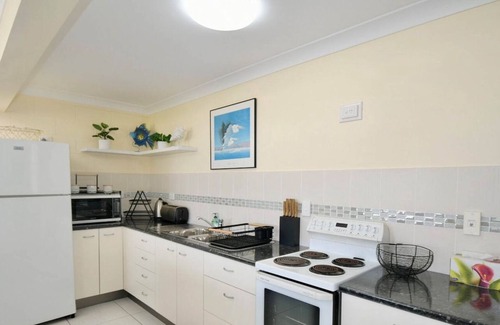 Woodgate Casa | Seaside Serenity on the Esplanade Duplex