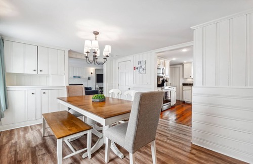 Newbury Casa | Seaside Serenity | Steps to Beach | Deck & Porch