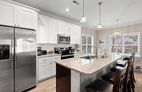 North Litchfield Beach Casa | Seaside Serenity: Walk to the Beach, Cart to Golf, Litchfield in Pawleys Island