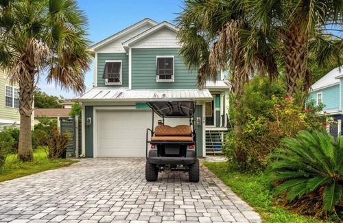 North Litchfield Beach Casa | Seaside Serenity: Walk to the Beach, Cart to Golf, Litchfield in Pawleys Island
