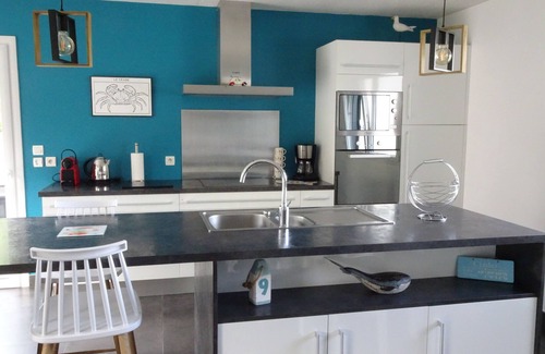 Cleder Casa | JUNTO AL MAR, LA PLAYA DE ARENA FINA A PIE (80M)