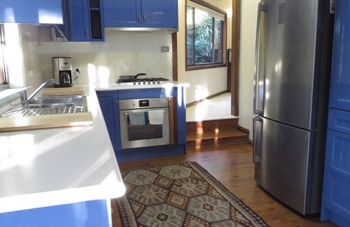 Sydney Casa | Seaside Tropical Sanctuary Lovely coastal home with glorious, tropical garden.