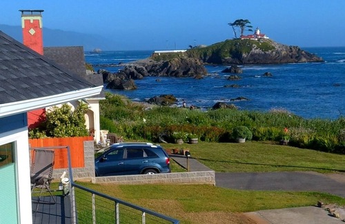 Crescent City Casa | Seaside Vacation Rental Fantastic Ocean and Battery Point light House veiws
