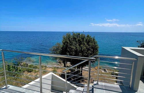 Erbalunga Villa | Villa frente al mar ideal para familia o amigos. Acceso privado al mar!