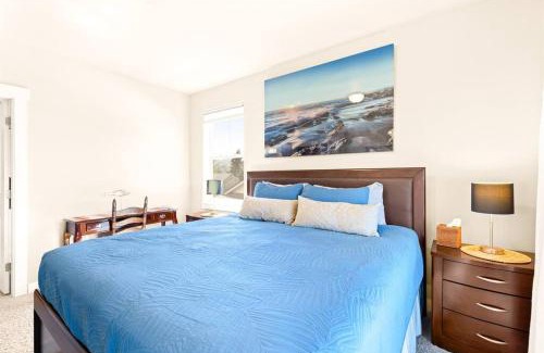 Seaside Apartamento | Seaside Waterfront condo walking to downtown and beach