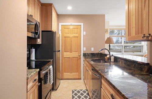 West Dover Condominio | Seasons Lodge | Trailside Condo w/ Fireplace!
