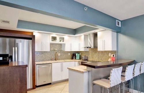 Ono Island Condominio | SeaSpray West 203 | 2 BR Gulf-Front Luxury Condo | Boat Dock Access