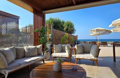 Kato Galatas Casa | Seastar seafront villa
