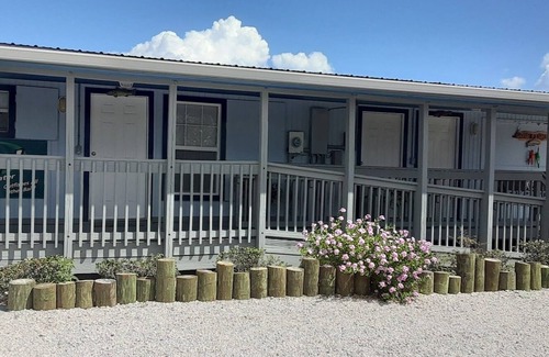 Oak Hill Cabina | SEATROUT- Waterfront Full Efficiency Cabin