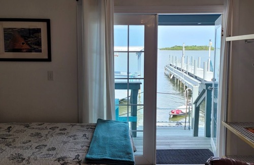 Oak Hill Cabina | SEATROUT- Waterfront Full Efficiency Cabin