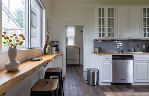 Ballard Casa | Seattle/Ballard Modern 2 bedroom home, close to all Seattle tourist attractions!