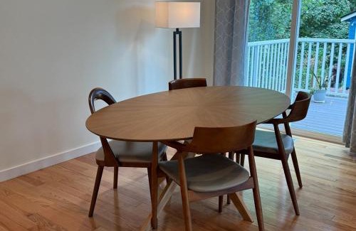 Wedgwood Casa | Seattle Maple Haven in Wedgwood