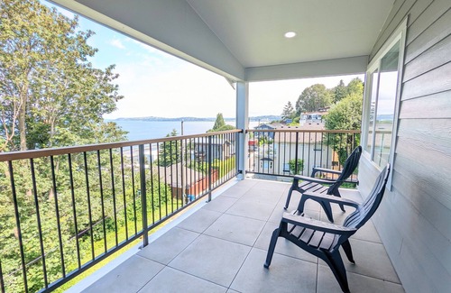 North Admiral Casa | Seattle Vacation Home Alki Beach House